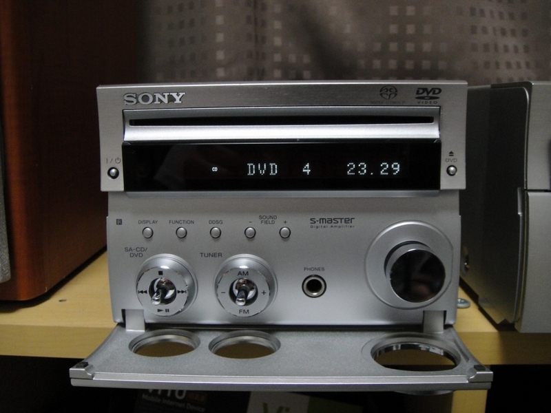 CMT-SE3のジャンク品を購入、友人にMDS-SE9を譲って貰いスピーカー環境