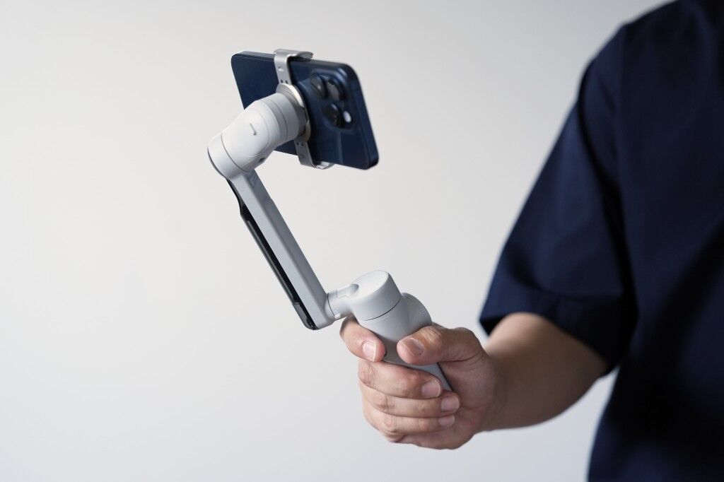 PR】スマホ用ジンバル [ Insta360 Flow ] レビュー。三脚＆自撮り棒に