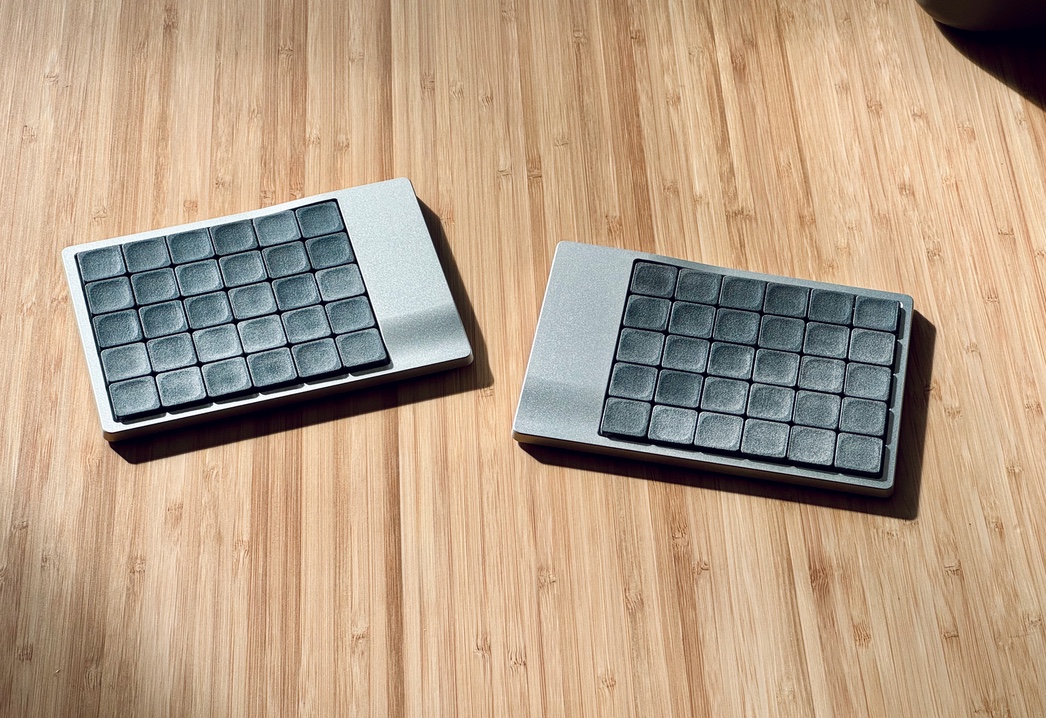 BAYLEAF Wireless Keyboard｜ZMKベースの超軽量・薄型・分割キーボード