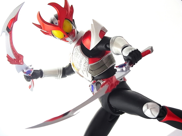 S.H.フィギュアーツ 仮面ライダーアギト シャイニングフォーム - YOの