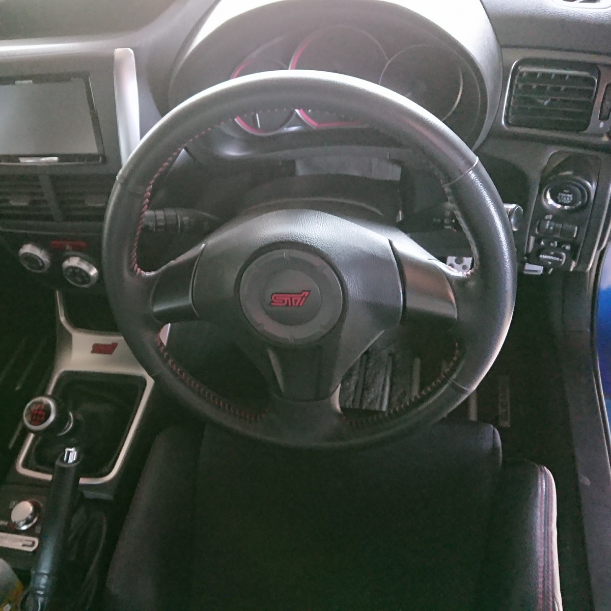 DIY インプレッサ[GVB]のステアリングをMOMOに交換した話 - GVB