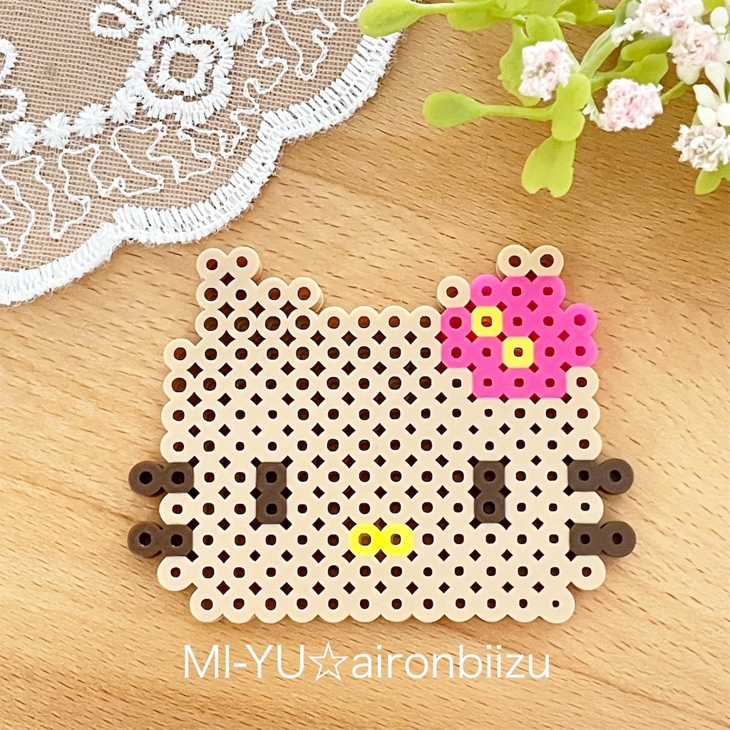 アイロンビーズ図案 日焼けキティーちゃん - MI-YU☆のアイロンビーズ