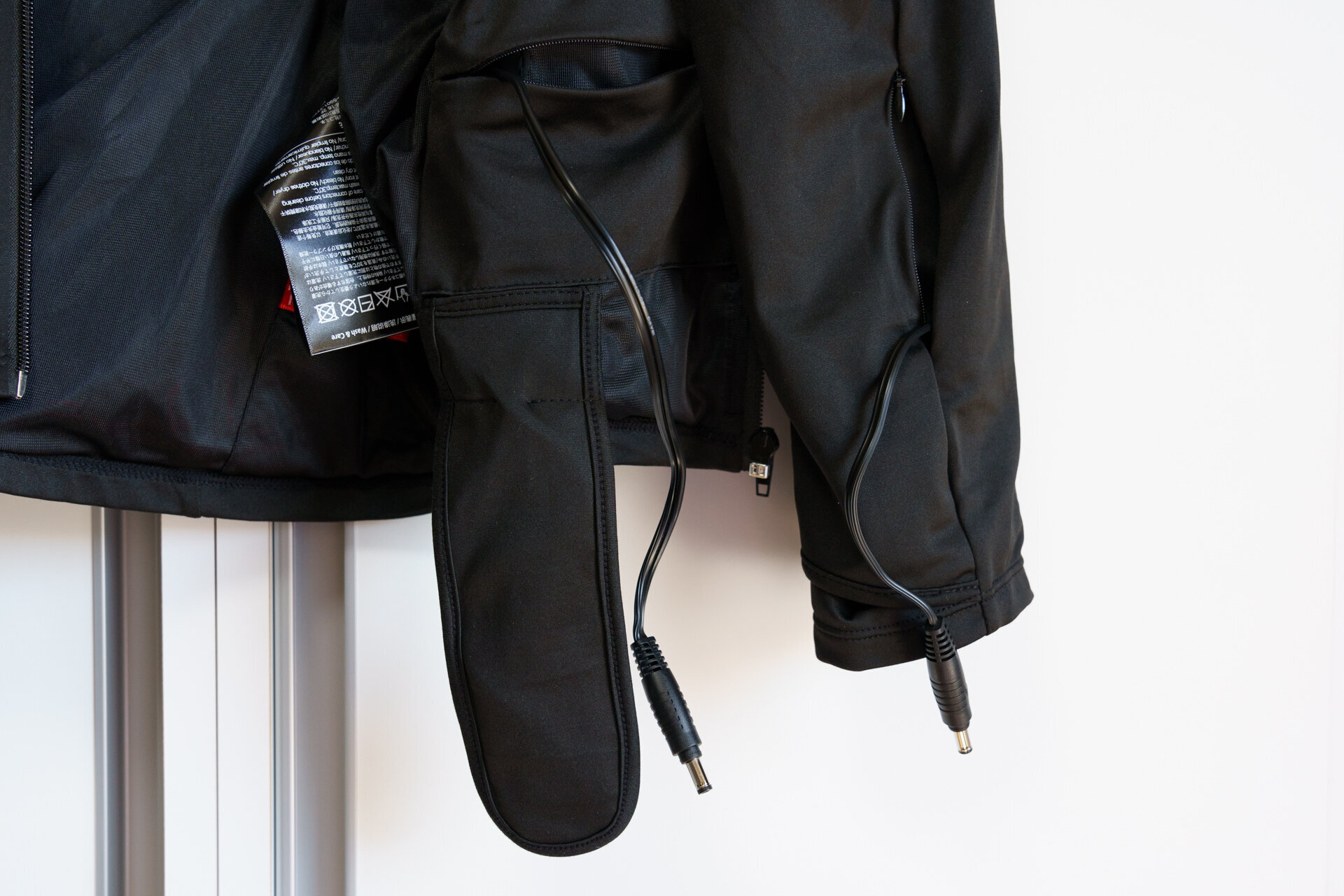 令和の冬を電熱インナーと電熱タイツで乗り切れ！コミネ EK-317 ＆ EK