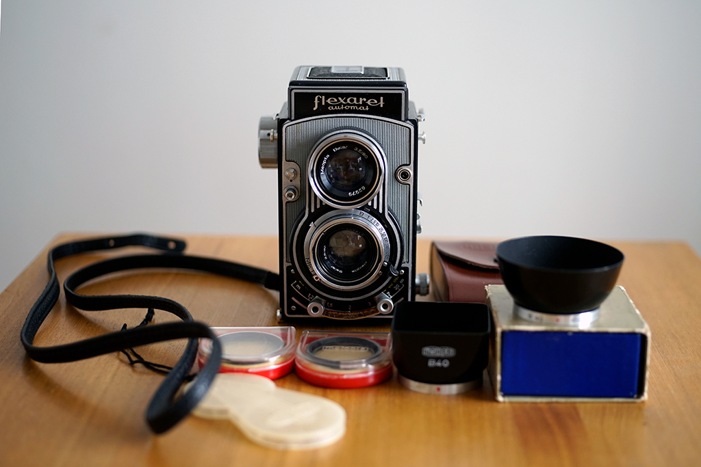 チェコスロバキアの二眼レフカメラFlexaret VIがやってきた - カメラが