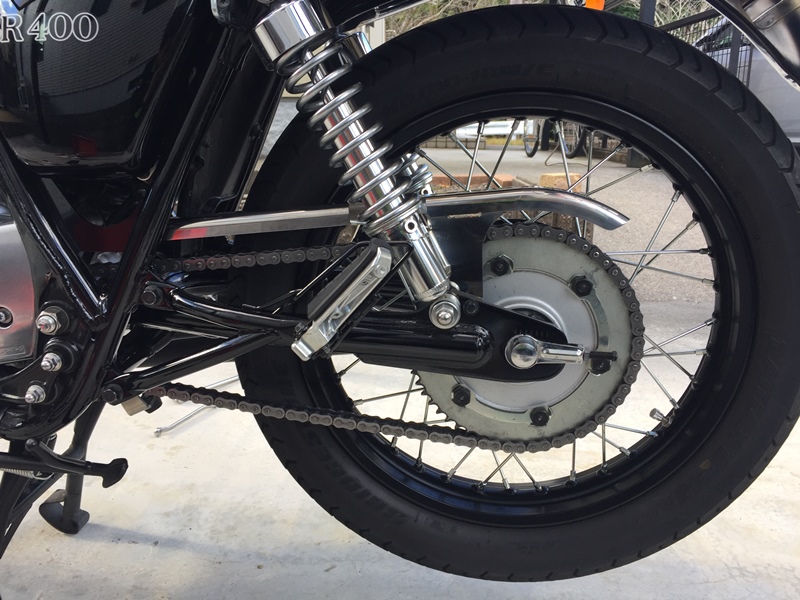 ヤマハSR400】リヤサスペンションを「YSS Sport Line Z366」に交換する