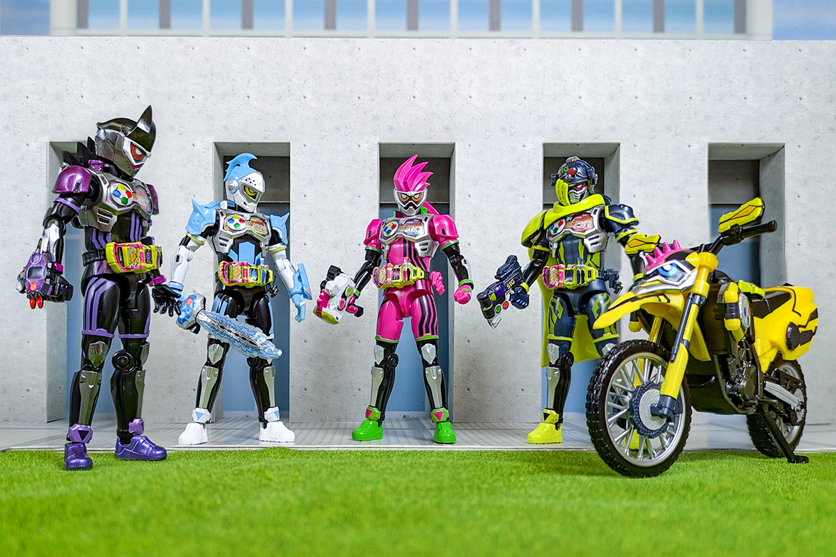 仮面ライダー エグゼイド 装動 21体＋アーマー3つ 仮面ライダー 仮面