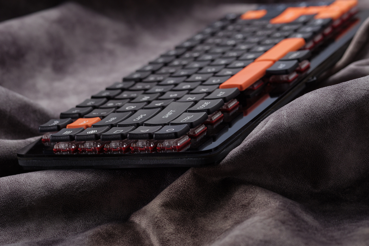 ローンチしました: ゲーミング志向自作キーボード 「ALIEN88」 - よく