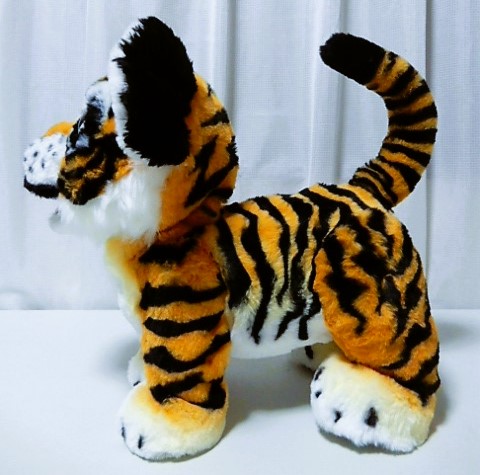 ファーリアル ロアーリング・タイラー - 小さな世界