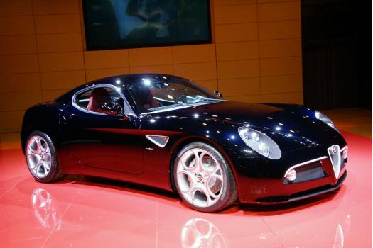 アルファロメオ 8C コンペティツィオーネ 新車情報】日本で初披露され