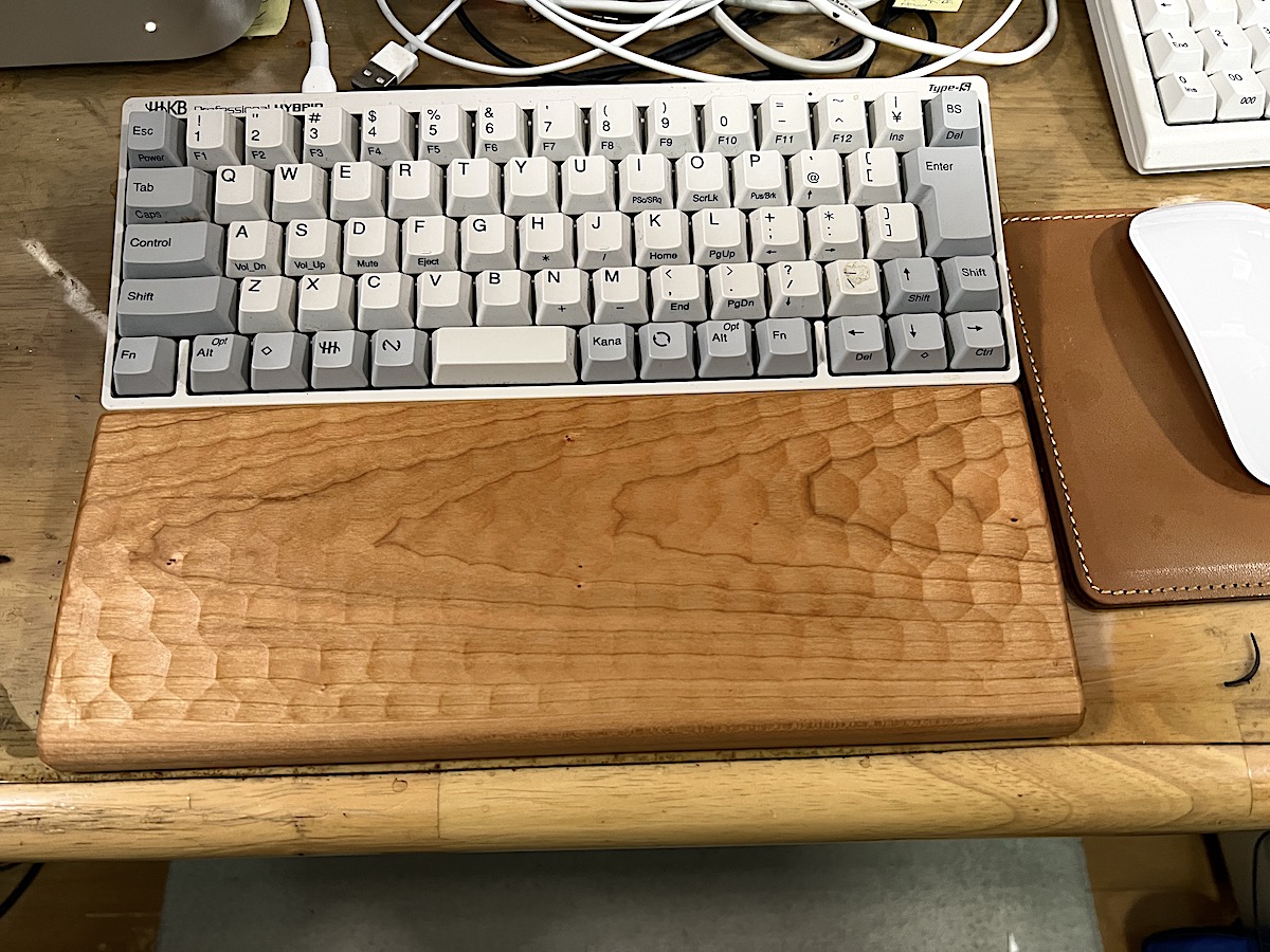 HHKB専用 「亀甲名栗（きっこうなぐり） 木製パームレスト＆キーボード