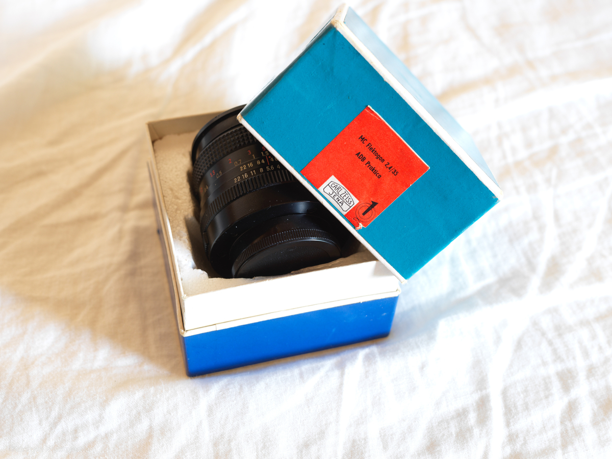 東ドイツ製のレンズは最高なのだ - スロウでアナログな日々