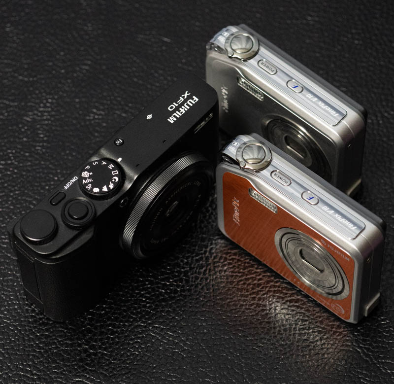 ゲームができるオールドデジカメ FinePix V10 - fortia's レビュー