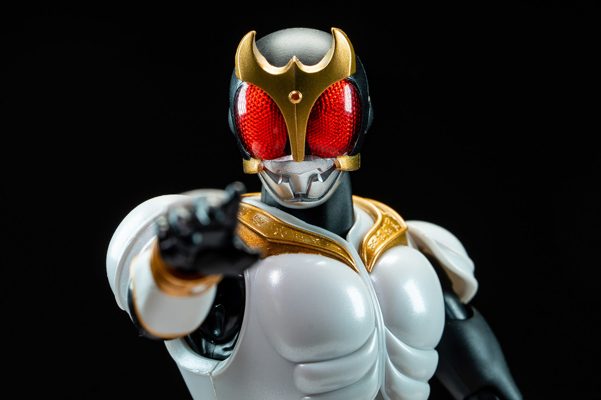 S.H.Figuarts 真骨彫製法 仮面ライダークウガ グローイングフォーム