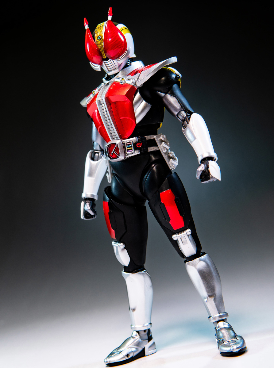 S.H.Figuarts 真骨彫製法 仮面ライダー電王 ソードフォーム レビュー