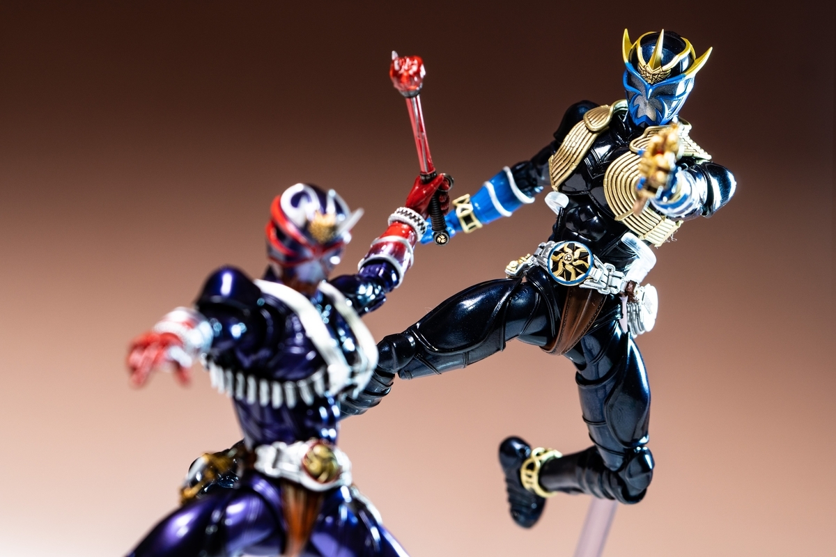 S.H.Figuarts 真骨彫製法 仮面ライダー威吹鬼 レビュー - ヒロバン