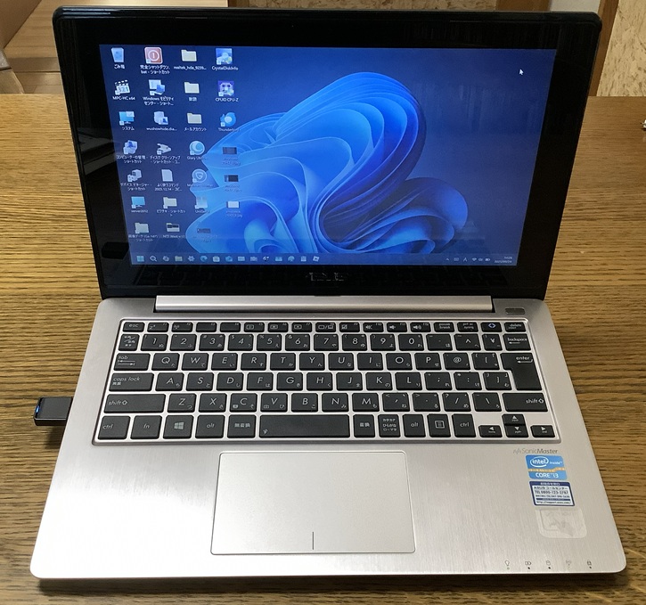 2013年に購入したノートPC「ASUS VivoBook X202E」をWindows 11