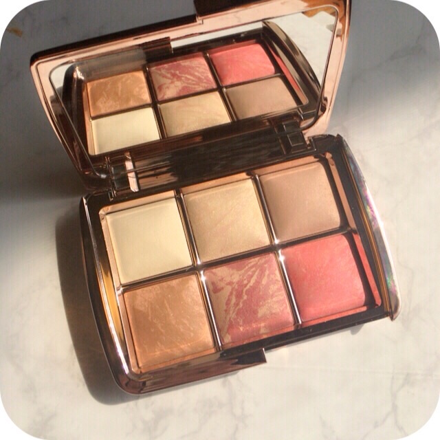 HOURGLASS アワーグラス Ambient Lighting Edit - Volume 3 レビュー