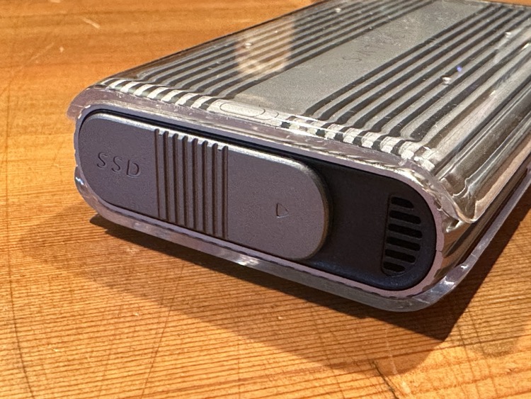 お買い物】SATECHI USB4 NVMe SSD Pro で高速大容量外付SSD - 日本