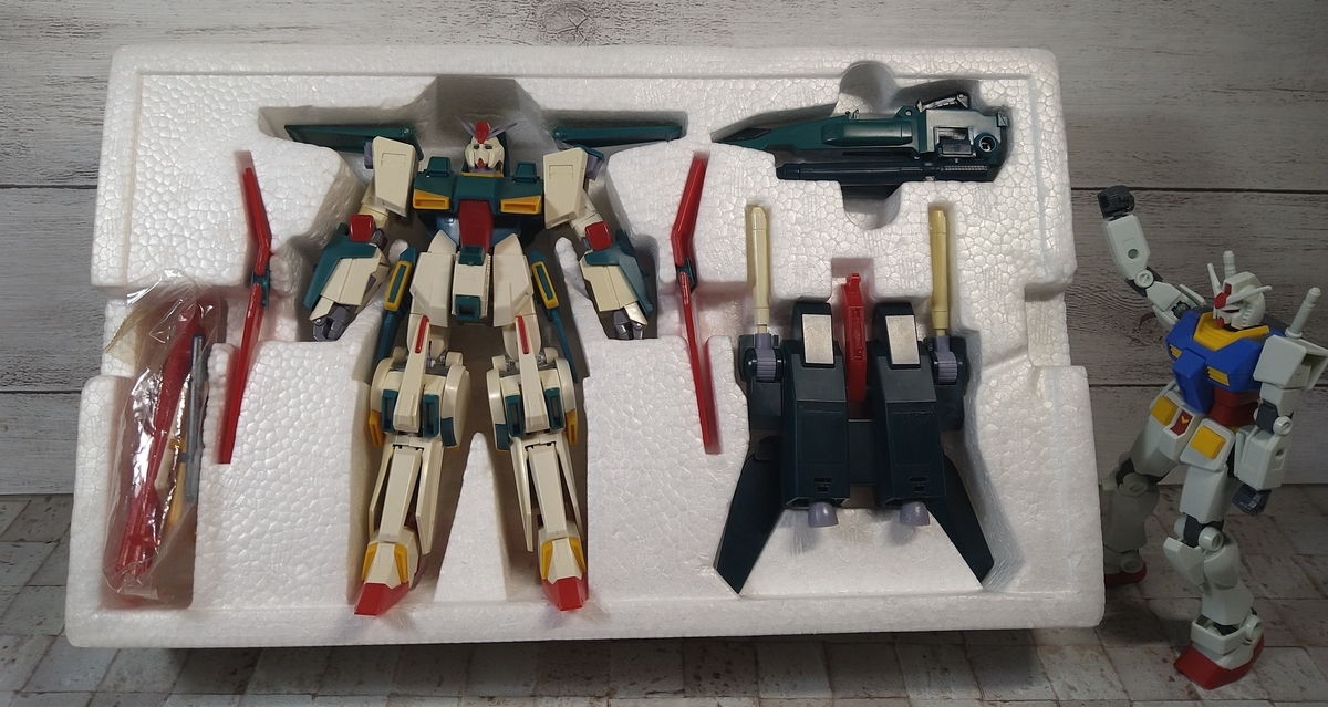 ジャンクに惚れた！ これ歴代ZZガンダムの顔の中で一番似てない？ オー