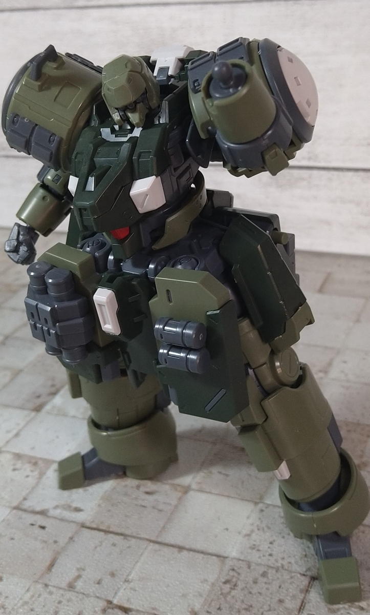 ヤバい！完成度高い！遊べる！中国完全オリジナルロボット 複数樹脂を