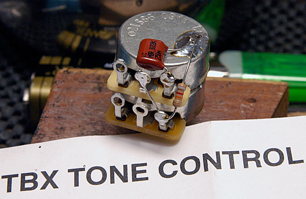 Eric Clapton Mid Boosterペダルを作ろう - 音響効果な日々