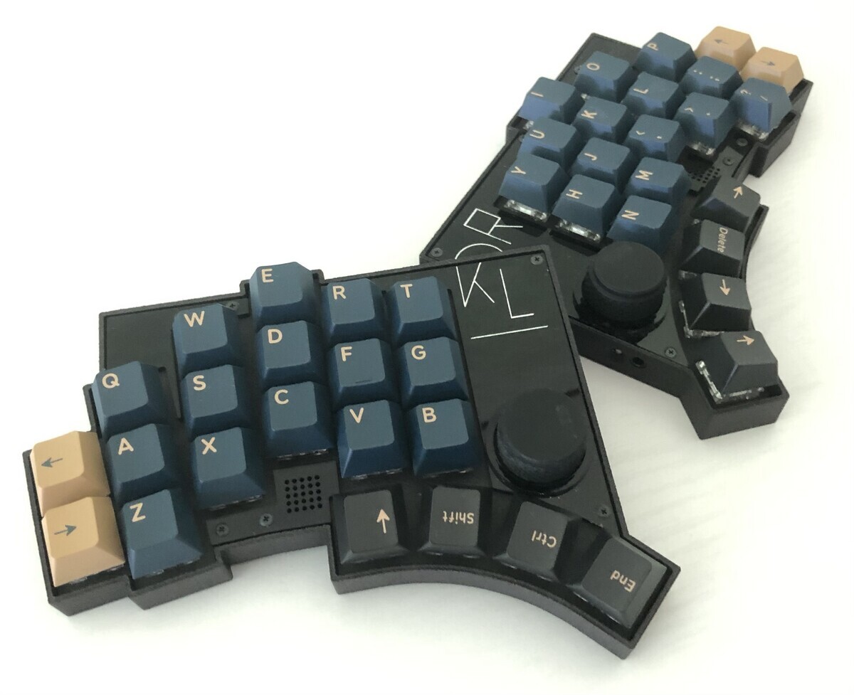 オープンソースのキーボード『KLOR』を組立てました。 - kuriharaのブログ