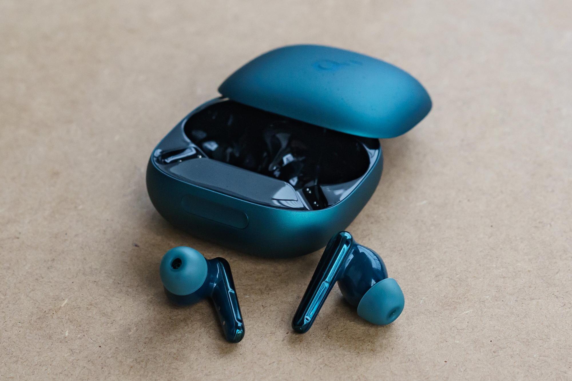 スワイプ操作が便利なAnker Soundcore Liberty 4 Pro - ARTIFACT@はてブロ