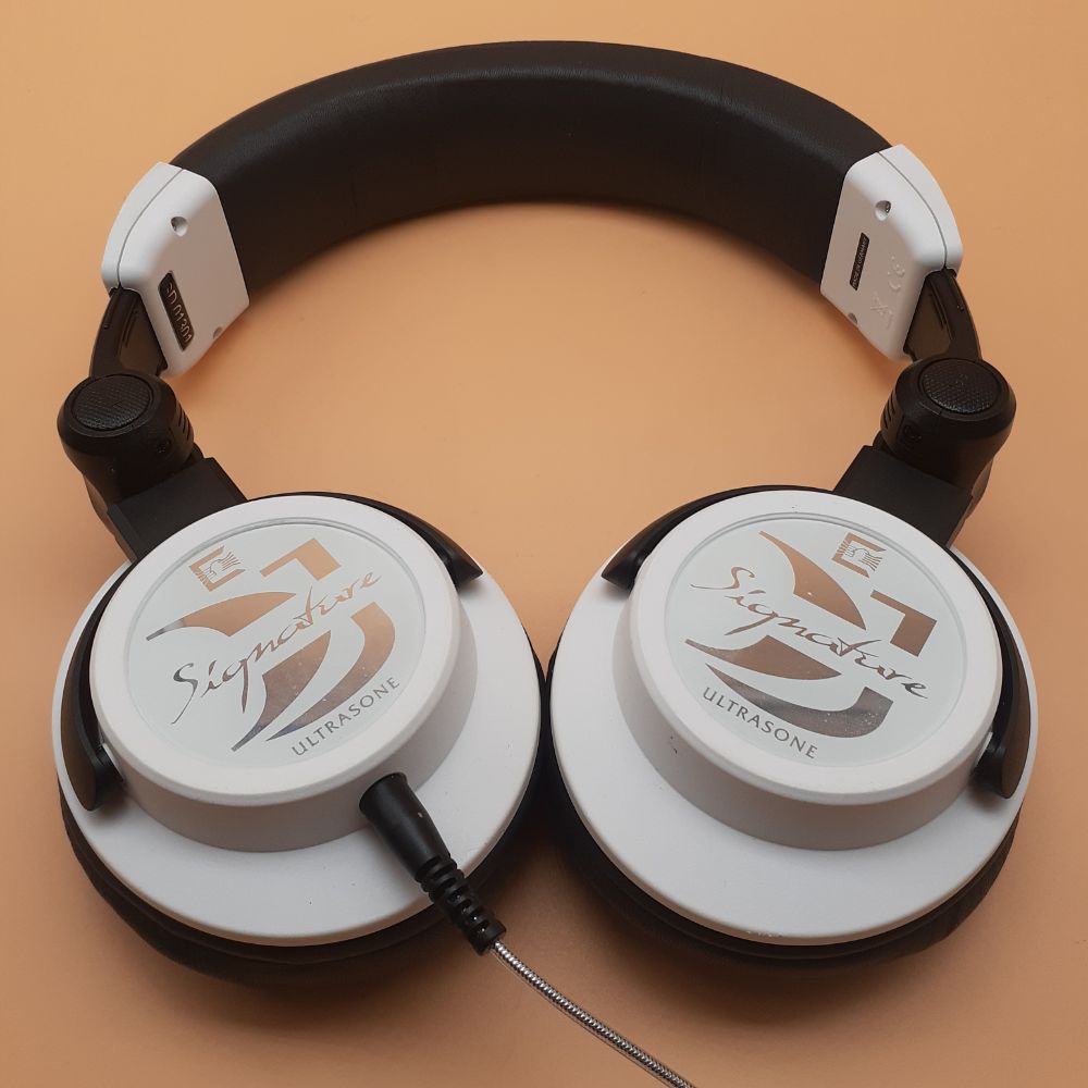 ULTRASONE Signature DJ レビュー｜輪郭感の強い明瞭性重視のフラット