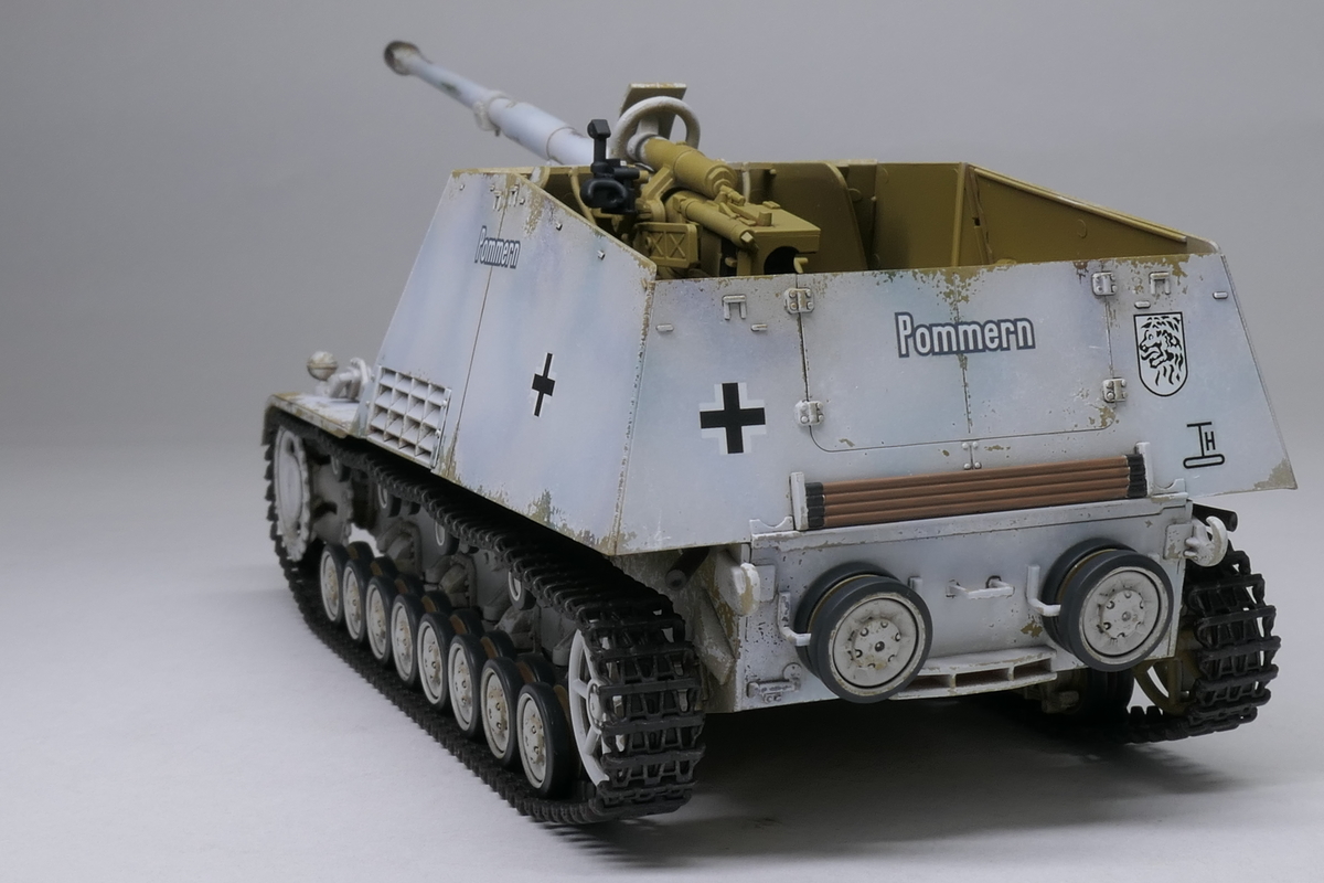 タミヤ 1/48シリーズ100作目 重対戦車自走砲ナースホルンを作る