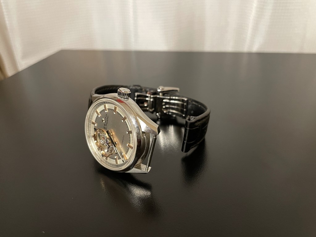 カミーユ・フォルネの上品な時計ベルトをご紹介します。 - 1978