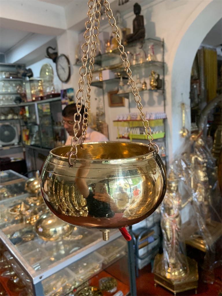 シロダーラポットを買い求めて - スリランカの魅力を伝えたい！