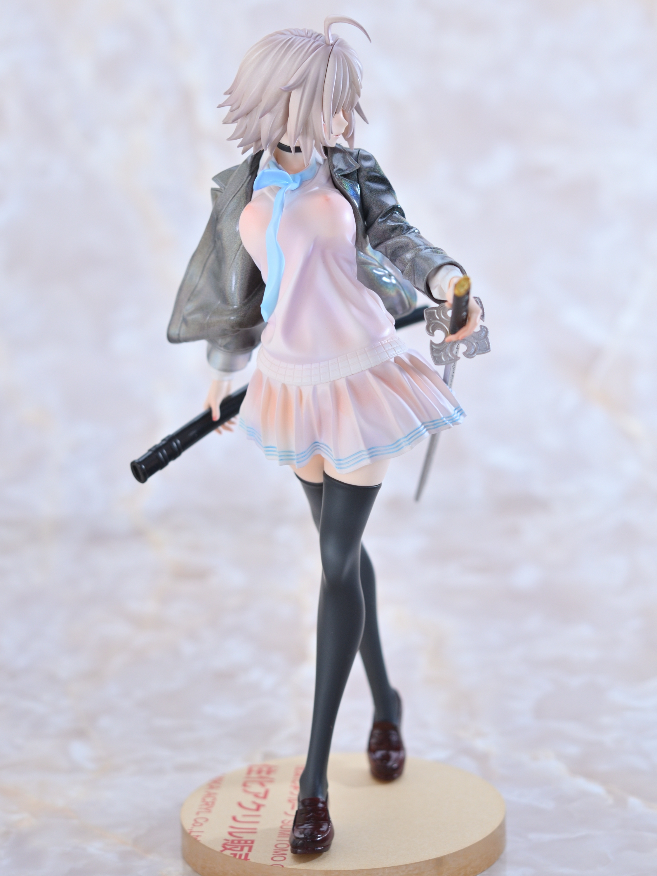 制服ジャンヌオルタ ガレージキット 完成 引き続き透け感のある塗装