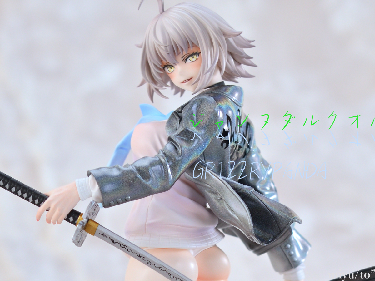 制服ジャンヌオルタ ガレージキット 完成 引き続き透け感のある塗装