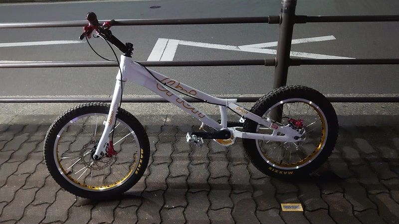 自転車トライアルはじめました - もちくすブログ ーお外で遊ぼうー