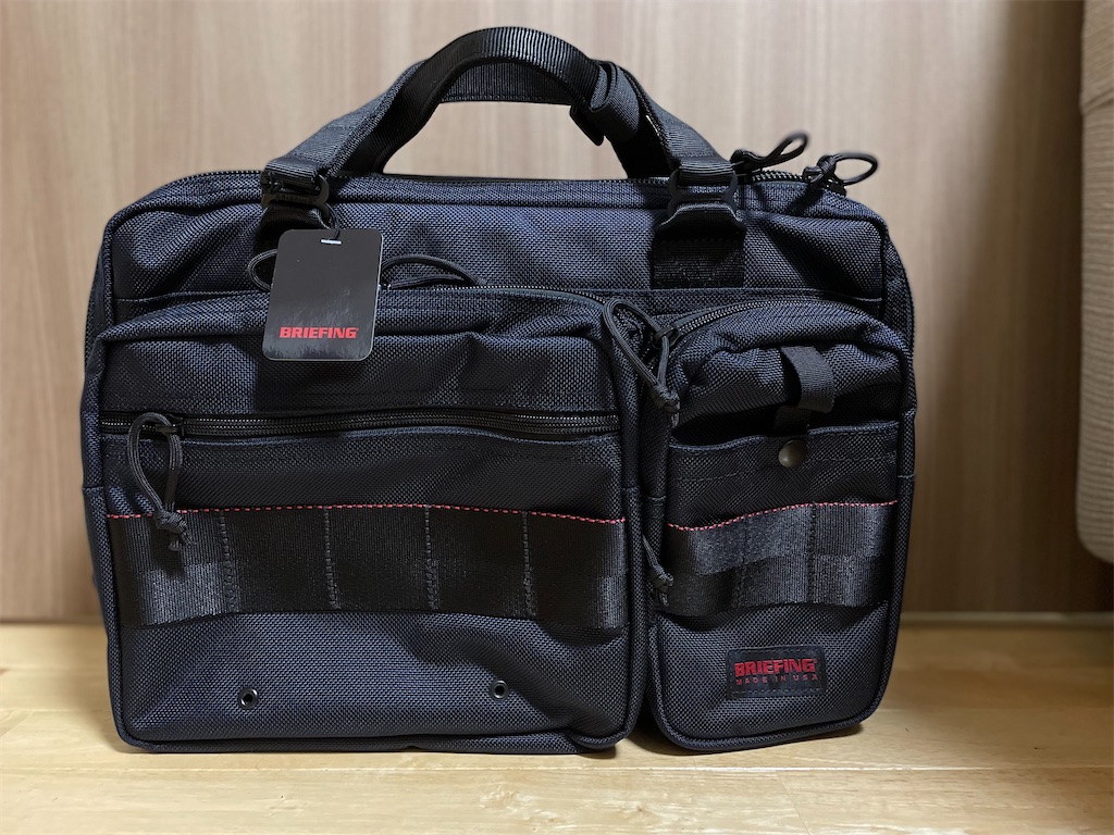 BRIEFINGのA4 LINERを購入しました。2WAY仕様のブリーフケースで、出張
