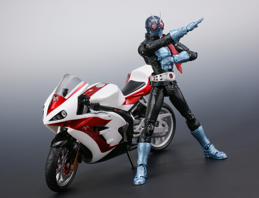 バンダイ S.H.フィギュアーツ サイクロン号 (THE FIRST) - 仏の顔も3℃まで