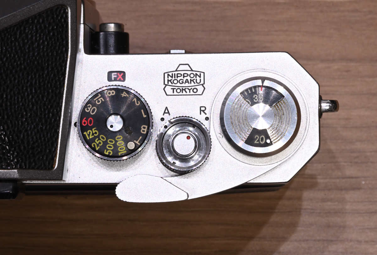 Nikon F最初期型(640万番代)の分解修理と中期型との比較 - にこらの