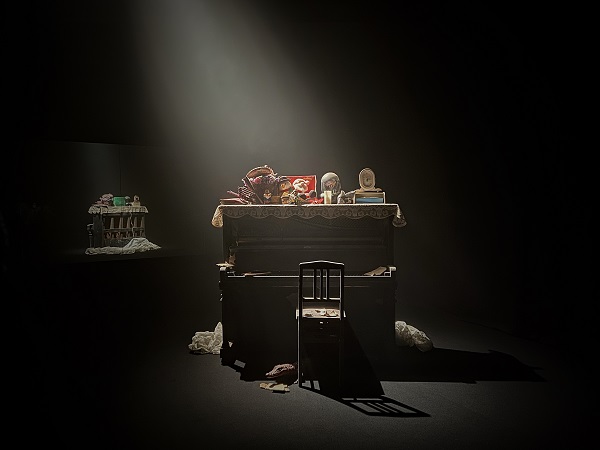 冨安由真展／漂白する幻影」で亡霊を体験した - 雨がくる 虹が立つ