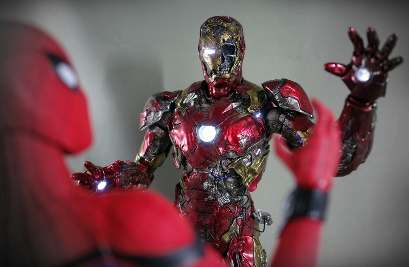 HOTTOYS 『スパイダーマン：ファー・フロム・ホーム』アイアンマン