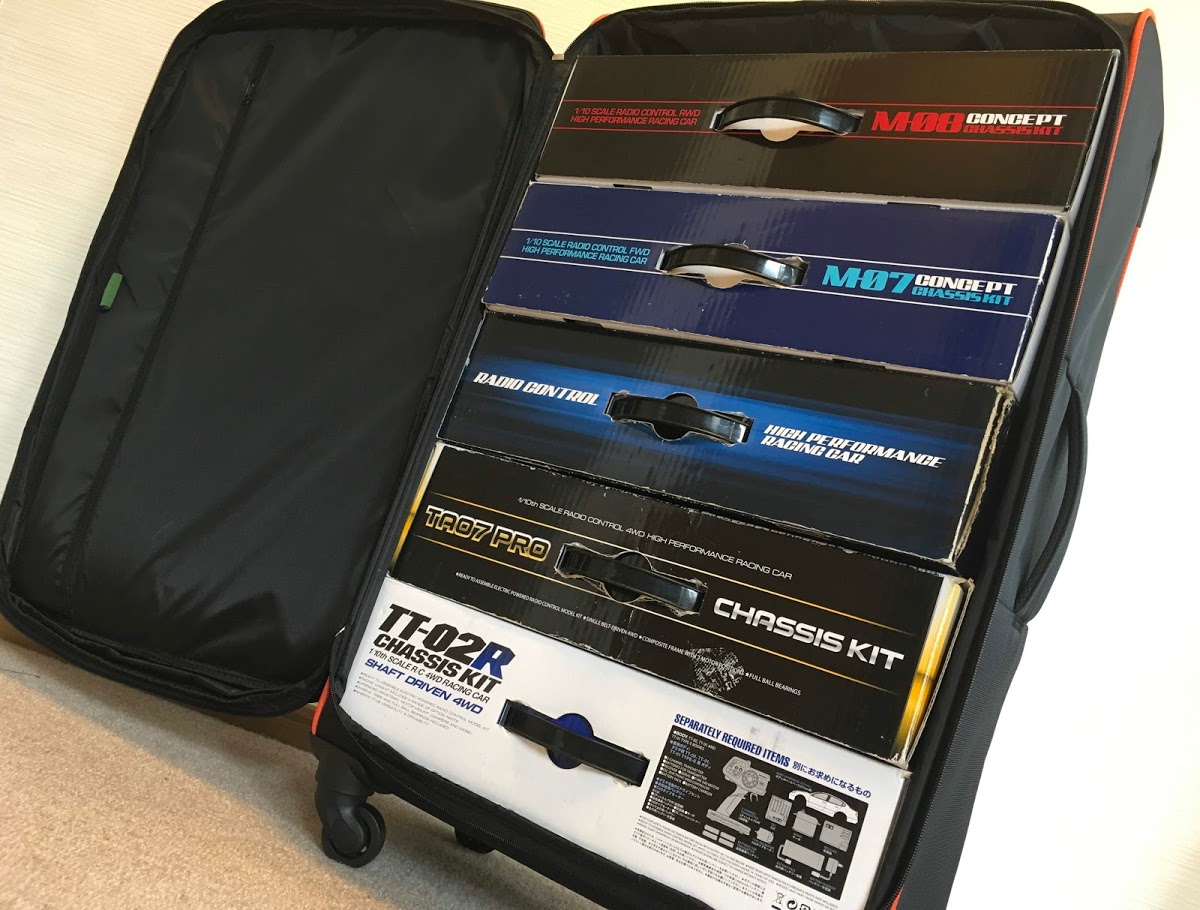 ラジコンのPITバックにおススメ！ 4輪キャスターのスーツケースで運搬