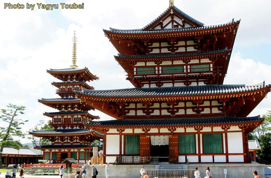 日本 背景は世界遺産の薬師寺 - 写真紹介 on Line