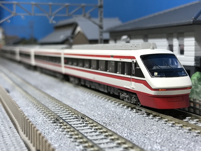 マイクロエース 東武200系「りょうもう」入線 - 休日の屋根裏