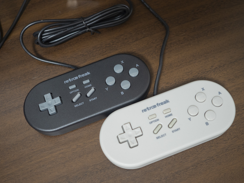 ようやくレトロフリーク標準コントローラーを定価で買えたよ
