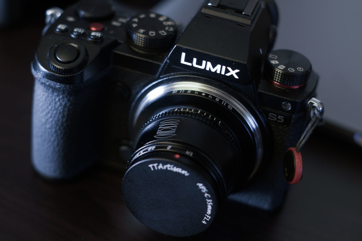 激安中華レンズ TTArtisan 35mm / f1.4 C（APS-C）がフルサイズ画角で