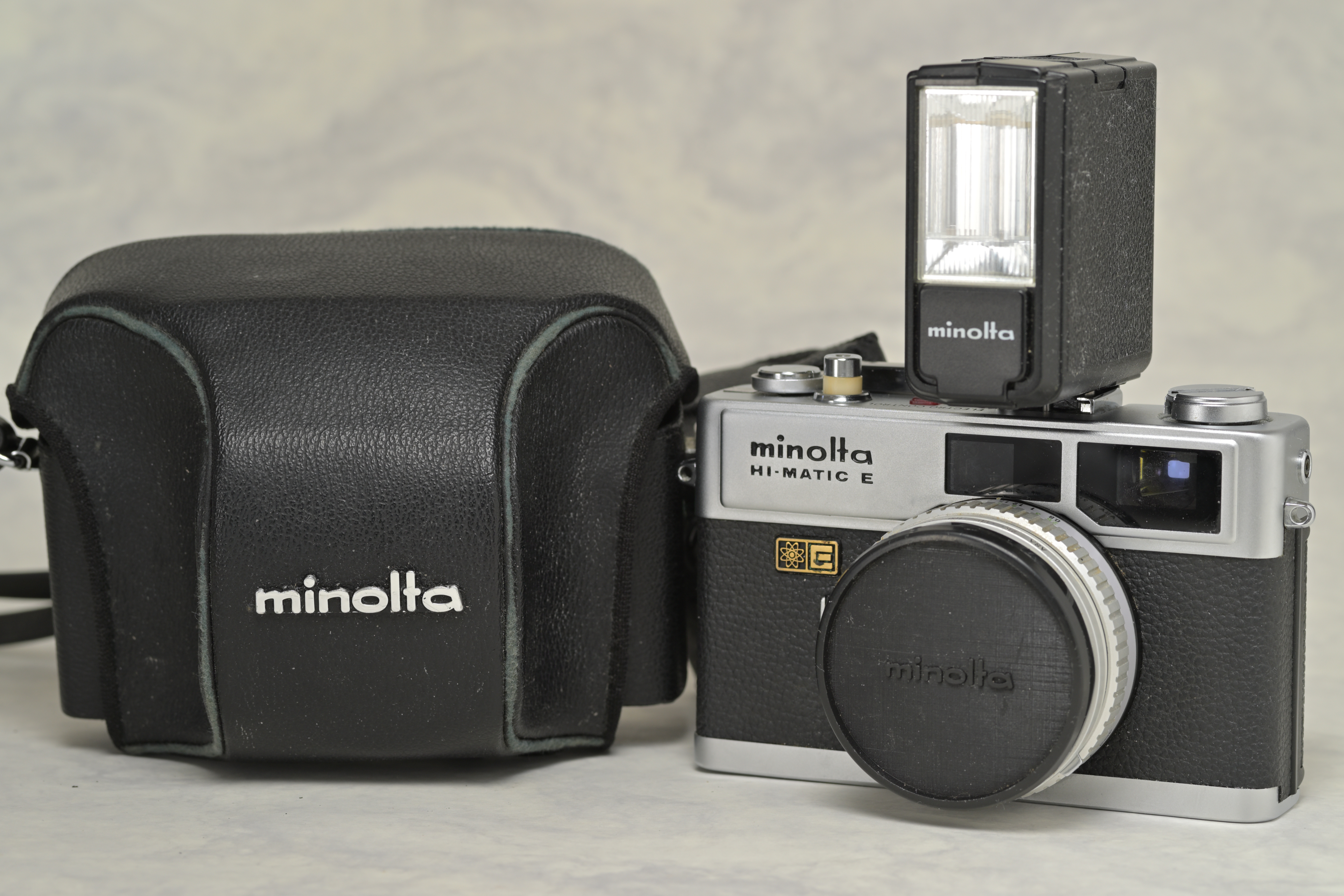 目立たないけどスゴい兄貴分。MINOLTA HI-MATIC Eについて：カメラ