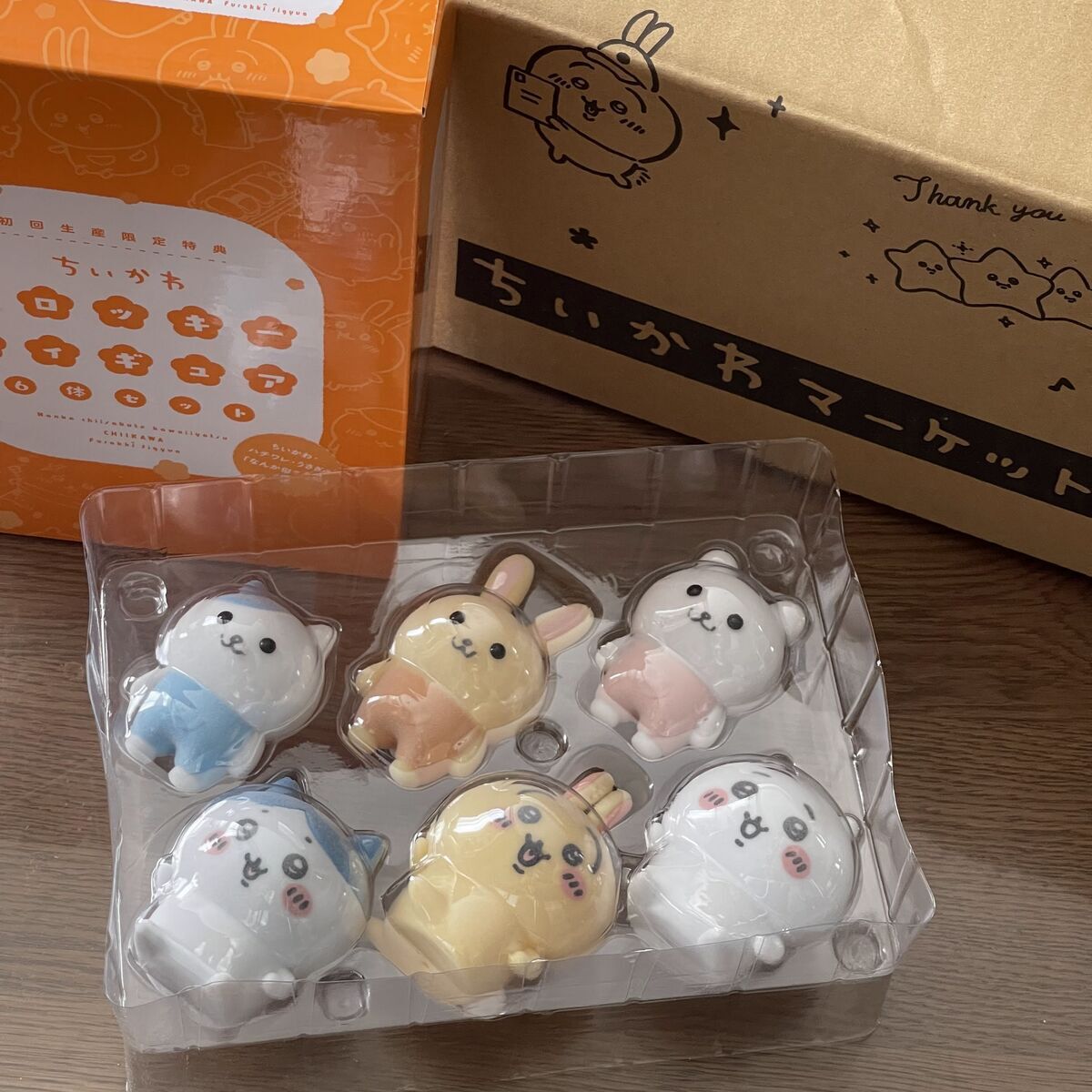 アニメちいかわ 豪華版1のBlu-rayが到着！アクリルブロックと