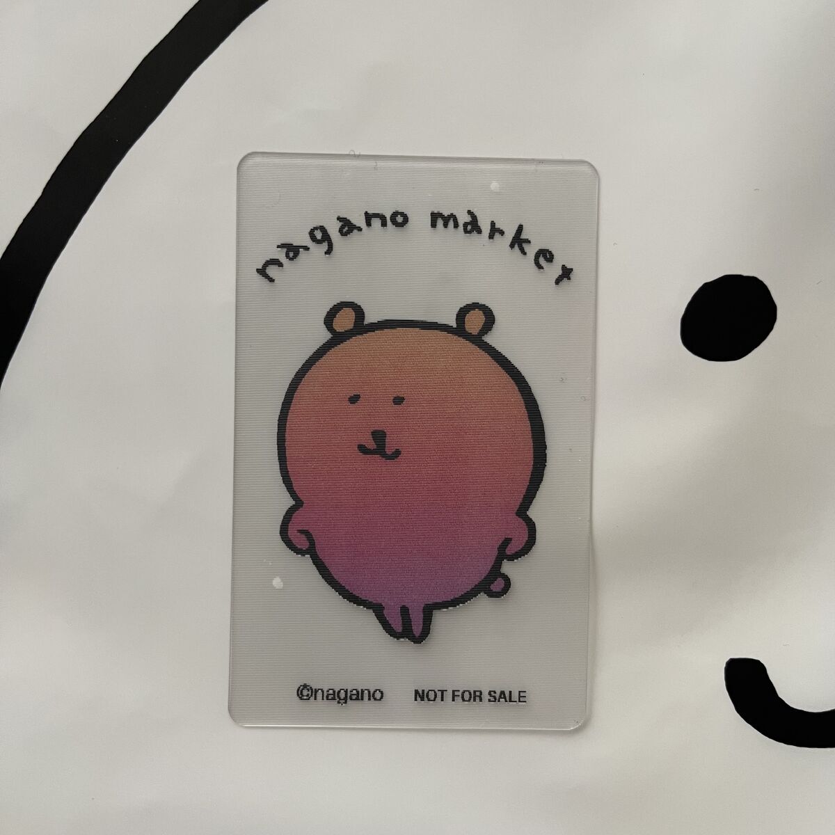 ナガノマーケット札幌で「かわいい」札持ち ハートなナガノのくま