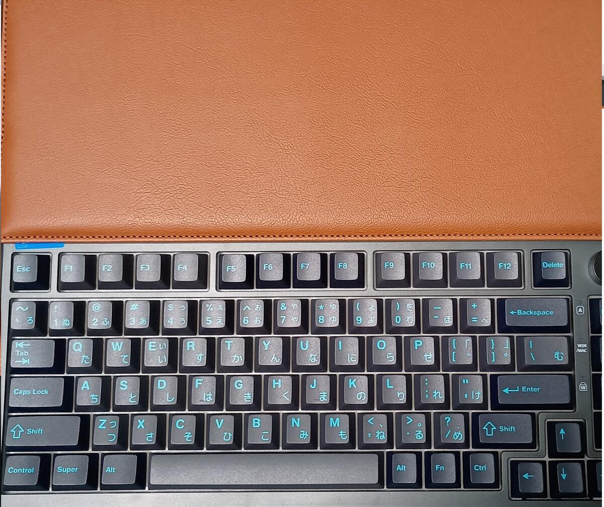 13inch 横長ディスプレイ付きキーボード Kwumsy K3 [癖つよ