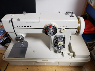 ジャノメミシン 680型 ダイヤルスーパー70がやって来た - どんぶら