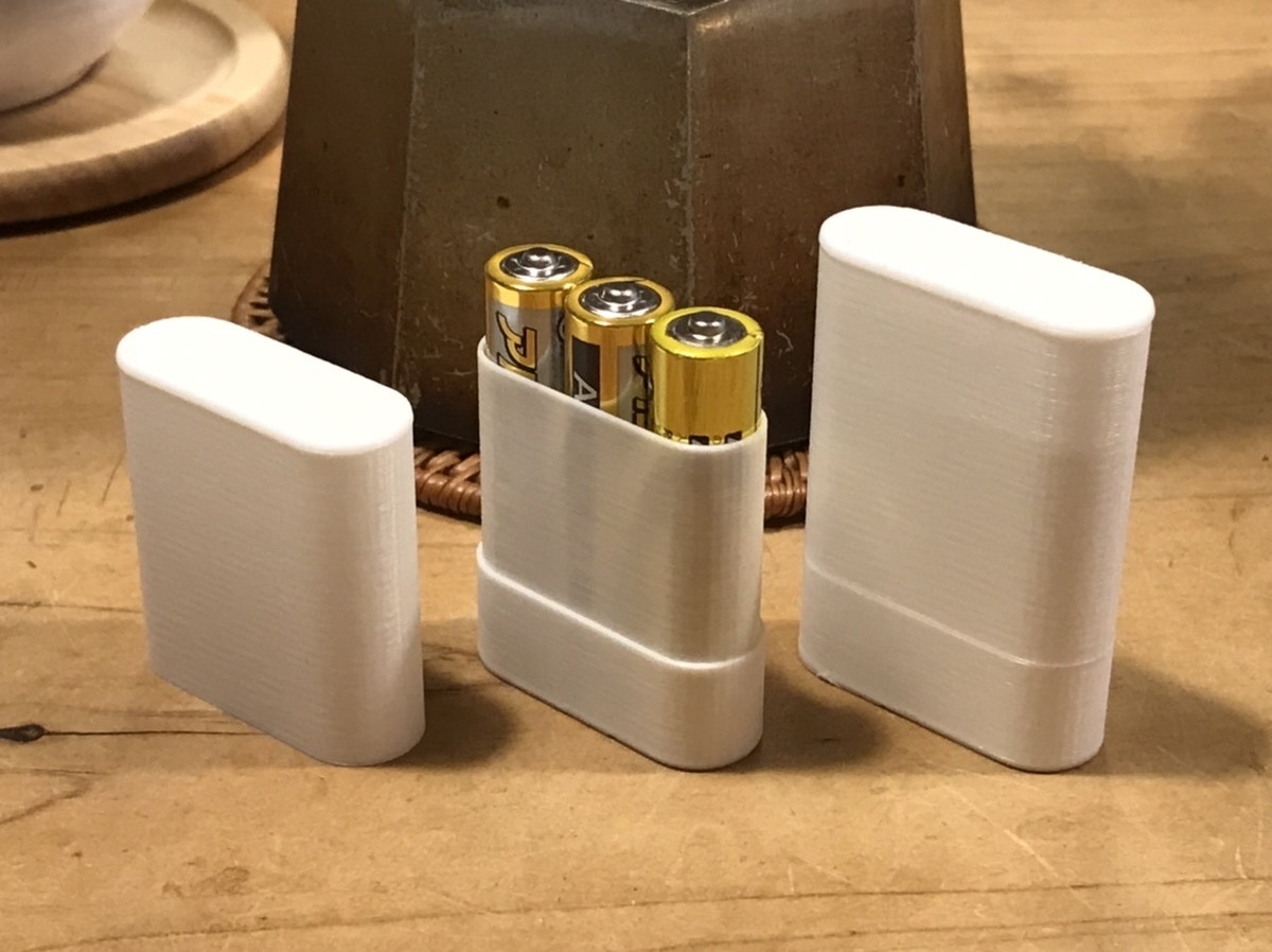 乾電池を液漏れさせて大変な目に遭ったので別保管用携帯電池ケースを3D